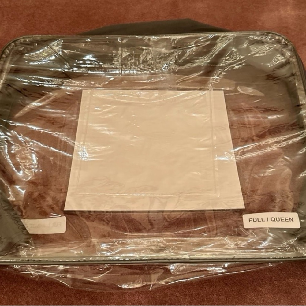 Queen size comforter storage bag with zipper. Very good condition.